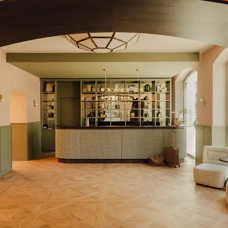 Design Zum Hirschen מלון