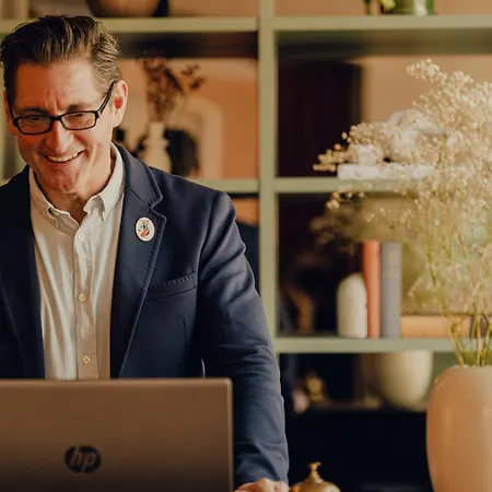 Design Zum Hirschen מלון