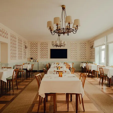 Design Zum Hirschen 4*