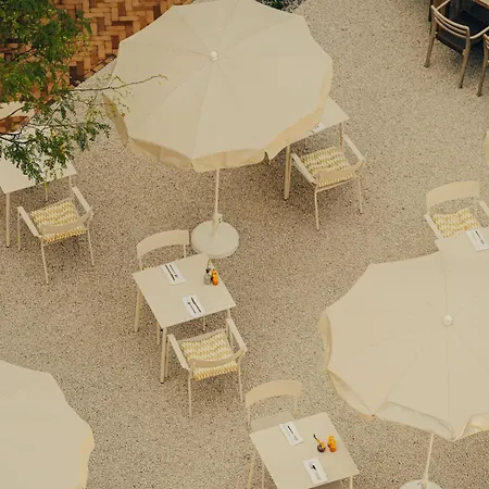 Design Zum Hirschen מלון 4*