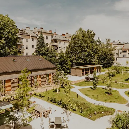 מלון Design Zum Hirschen 4*